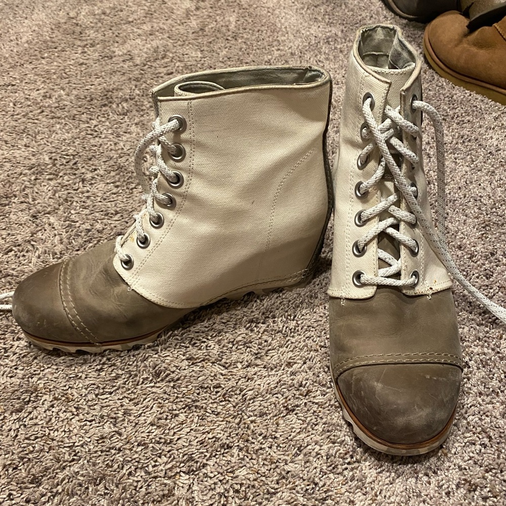 Sorel ankle boots/wedges
